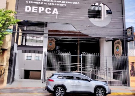 Professor de inglês é preso acusado de estuprar 14 crianças de escola municipal