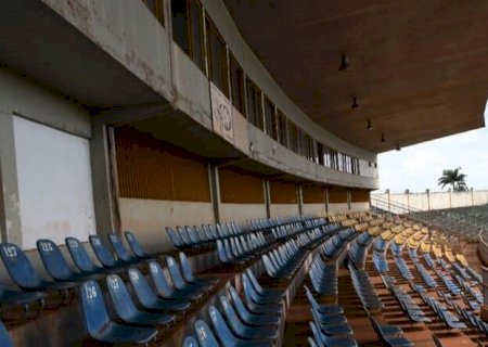 Mesmo com problemas estruturais, Douradão volta a receber público neste domingo