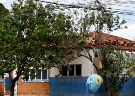 Após promessa de novo posto de saúde, obras paralisam e prédio fica em ruínas no Ouro Verde