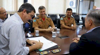 Governador dá posse ao novo comandante e subcomandante do Corpo de Bombeiros