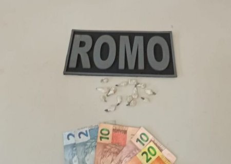 Jovem é preso ao ser pego vendendo papelotes de crack em Dourados