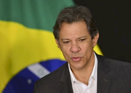Salário mínimo 'vai ser pago normalmente', diz Haddad