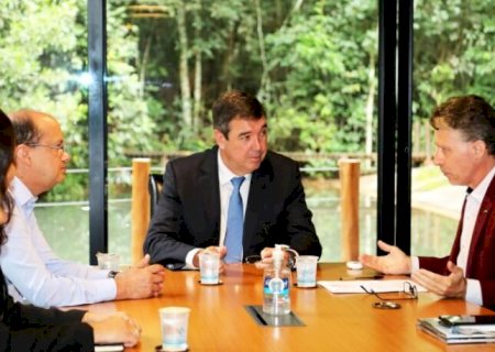 Governador abre diálogo para parcerias em diferentes setores com a UFGD