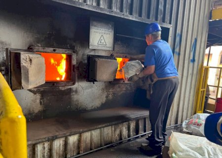 Defron incinera 4,5 toneladas de drogas em Dourados