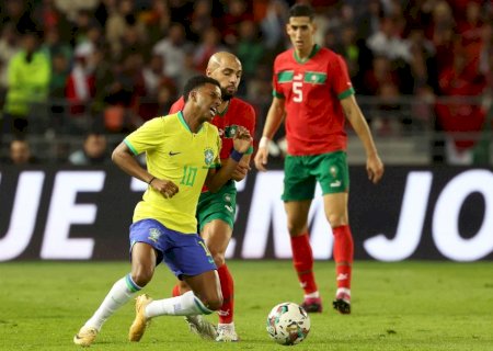 Cheia de novidades, Seleção perde para Marrocos no primeiro jogo após a Copa