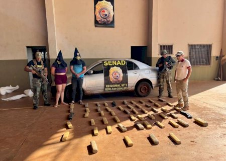 Casal é preso com mais de 30 quilos de maconha em porta-malas de carro