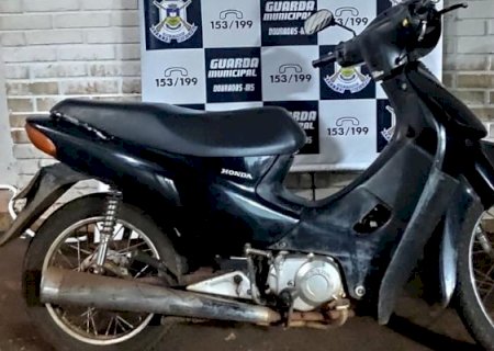 Homens são presos ao serem flagrados furtando moto no Jardim Tropical