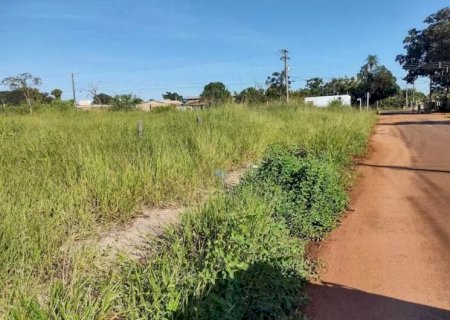 Rapaz suspeito de assaltos morre ao tentar esfaquear policial