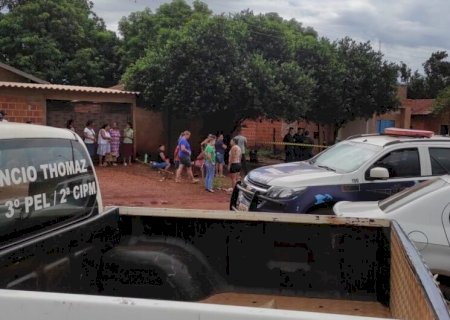 Comandante diz que homem morto em distrito tentou desarmar policial