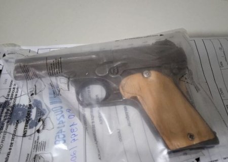 Motociclista Foge,Policia Encontra Arma e Ele Vai Para Delegacia