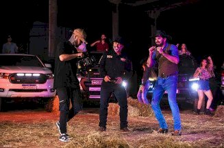 Prefeito Juliano Ferro grava clipe “Boiadeiro” com cantor Loubet