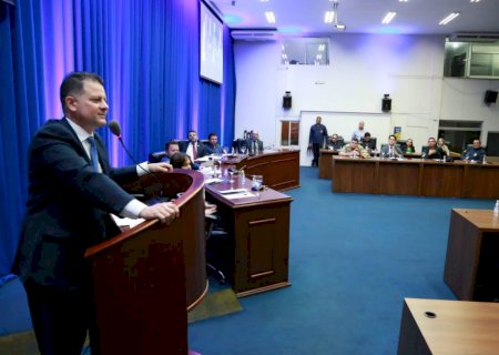 Renato lança Movimento pela Paz Escolar durante audiência em Dourados