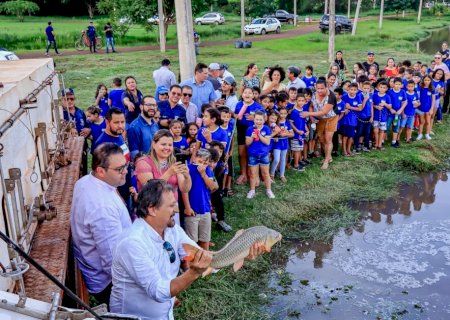 Três toneladas de peixes são soltas no Antenor Martins para Semana Santa