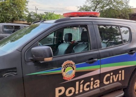 Homem é preso por pertubação do sossego e xinga policiais de 'cornos' em Dourados