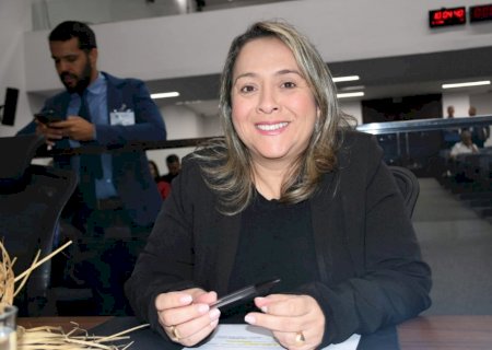 Deputada Lia pede melhorias para o prédio da AGECOLD em Dourados