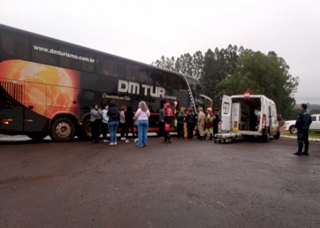 Viatura do Comando Geral da Polícia Militar de MS capota e fere comandante