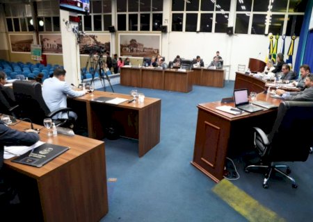 Na 15ª sessão do ano, Câmara Dourados aprova 36 projetos de lei