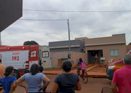 Homem é morto com 4 tiros enquanto trocava fradas do filho