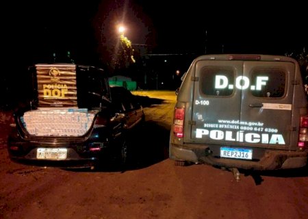 Dupla é presa com carro abarrotado de cigarros contrabandeados