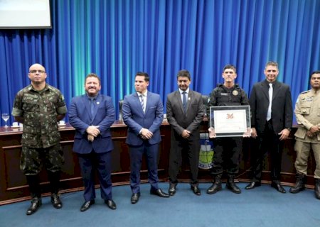 Policiais do DOF recebem homenagem na Câmara de Vereadores de Dourados