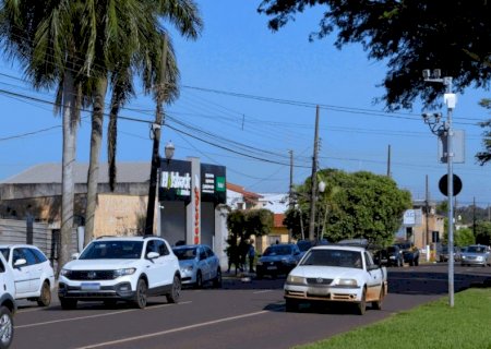 Radares e lombadas seguem em fase de instalação e sem previsão de funcionamento
