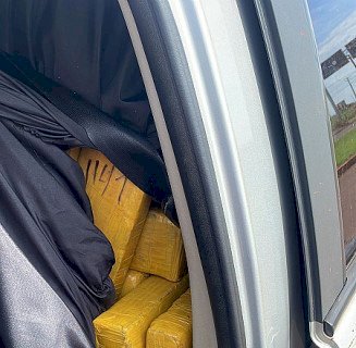 PRF prende 2 homens com caminhonete lotada de maconha em Dourados