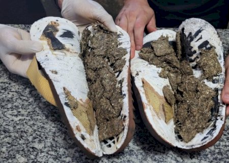 Interno do semiaberto é flagrado com maconha no chinelo em Dourados