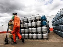 Petrobras reduz preço do gás de cozinha para as distribuidoras