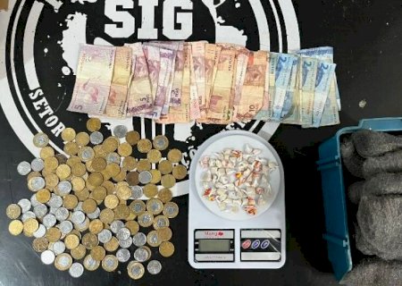 Mulher é presa com mais de 60 porções de cocaína em Dourados