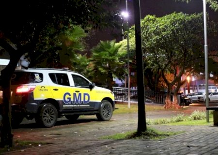 Na madrugada mais fria do ano, força-tarefa entrega cobertores e encaminha 6 para abrigo