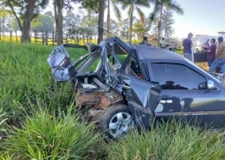 Veículo fica partido ao meio após grave acidente na rodovia MS-145