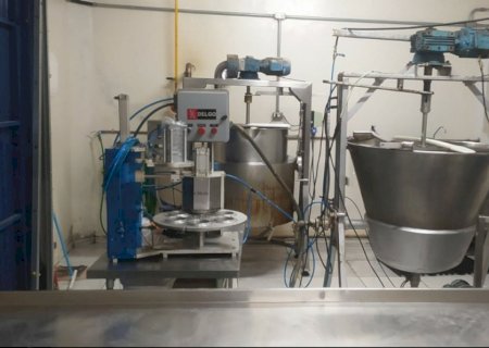 Comerciante é preso por produção de alimentos adulterados e selo falso