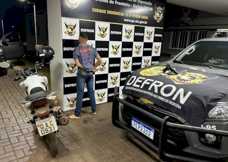 Assaltante é preso logo após roubar moto no Jardim Vista Alegre