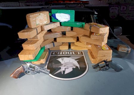 Choque da PM estoura entreposto de cocaína em bairro da Capital