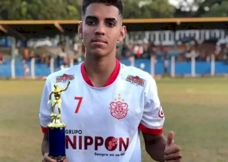 Defesa alega inocência de ex em homicídio de jogador e polícia faz reconstituição do crime