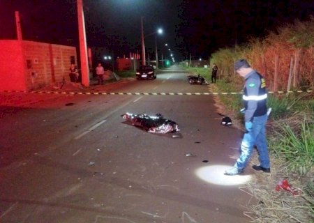 Motociclista bate em cavalo na rua e morre em Dourados