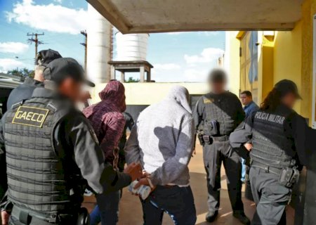 Prefeita demite servidor preso e diz que vai analisar contratos