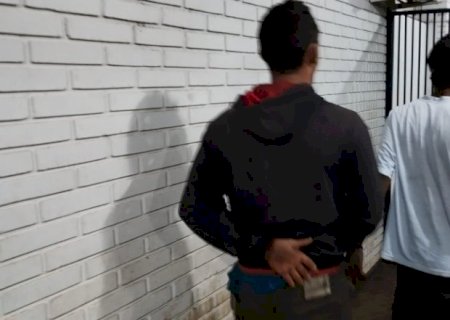 Dois são presos por roubos de fios de semáforo em Dourados