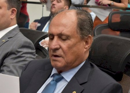 Zé Teixeira pede investimentos para escola no Distrito de Macaúba