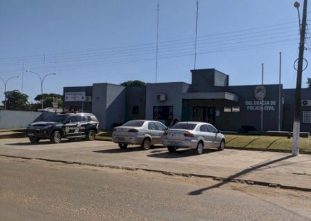 Dois homens são presos transportando drogas; um estava de bicicleta e outro num ônibus