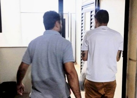 Homem que vendia armas por redes sociais é preso em Dourados