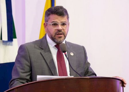 Mauricio Lemes pede manutenção na pista de caminhada do Parque Arnulpho Fioravanti