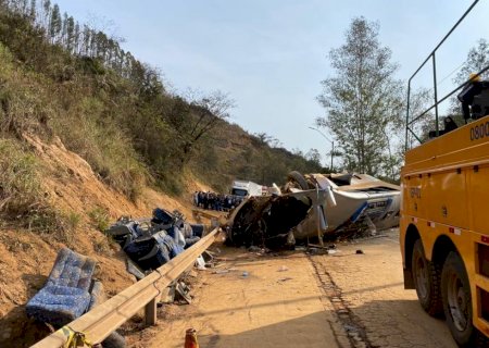 Ônibus com Torcedores do Corinthians Capota e Deixa 7 Mortos