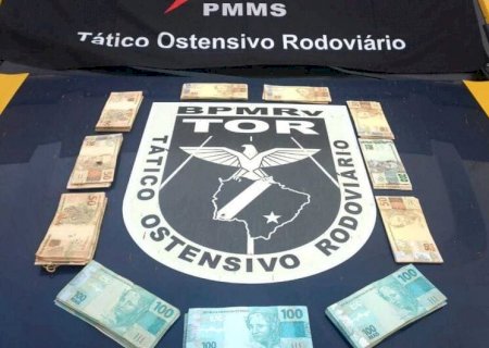 Homem é preso ao ser flagrado com moedas falsas em Dourados