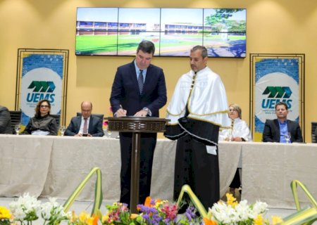 Na posse de reitor, Riedel destaca papel inclusivo e transformador da Uems