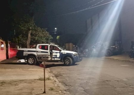 Homem vai tirar satisfação com ex de atual após agressão e acaba morto a tiros