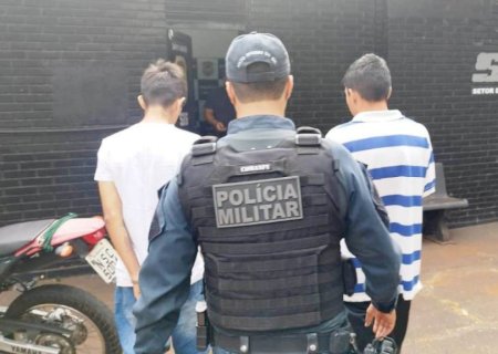 Funcionário é preso e comparsa apreendido por assalto a posto de combustível em Dourados