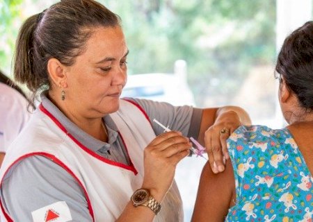 Dourados segue com aplicações de vacinas contra Covid-19 e Influenza