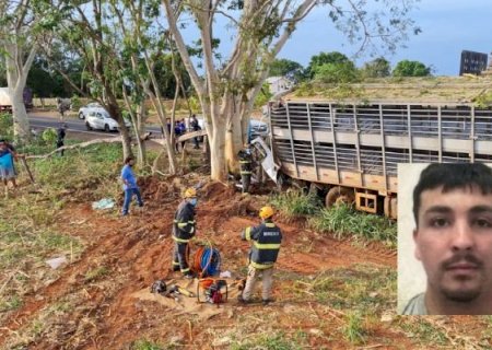 Identificado motorista que morreu após colidir contra árvore na BR-376