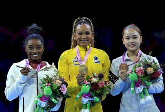 Rebeca Andrade brilha no Mundial de Ginástica e conquista seis medalhas históricas